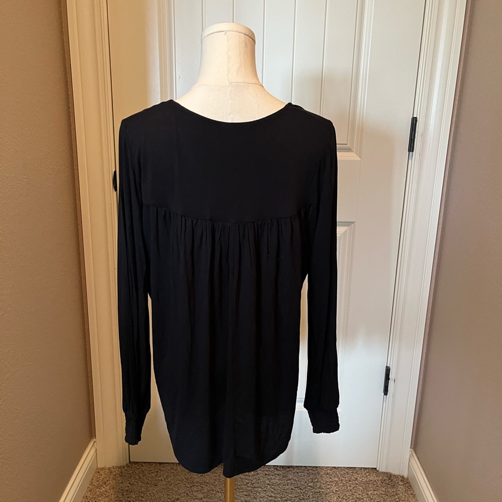 Bordeaux Black V-Neck Blouse - Picture 3 of 4